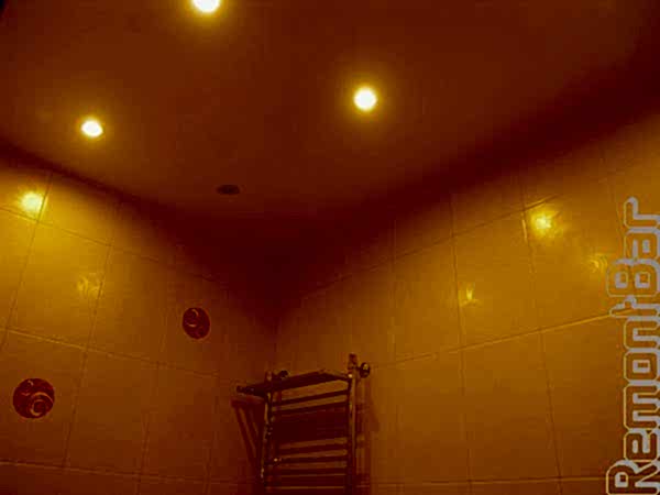 Натяжной потолок в ванной комнате