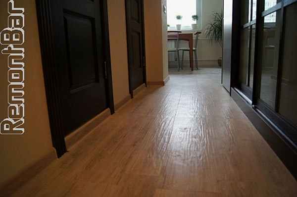 пол из керамического гранита в коридоре