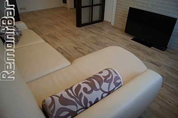 пол из керамического гранита в гостиной