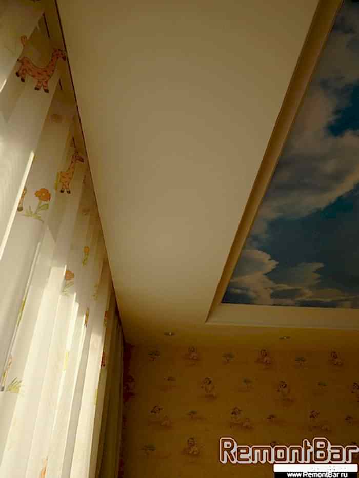 Ниша для штор вдоль окна