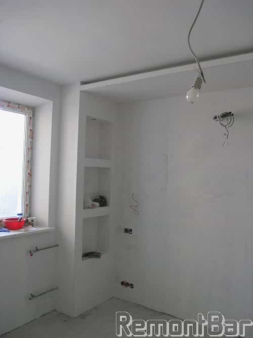 Шпатлевание стен и потолка производим после выполнения электромонтажных работ и выстраивания конструкций из ГКЛ (короба и потолок)