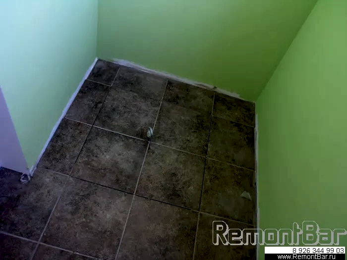 В квартире 2 балкона. На каждом были заменены стеклопакеты на утепленные. Затем мы полностью очень хорошо утеплили полы, наружние стены и потолки. Для этого мы использовали пенофол и экструдированный пенополистирол