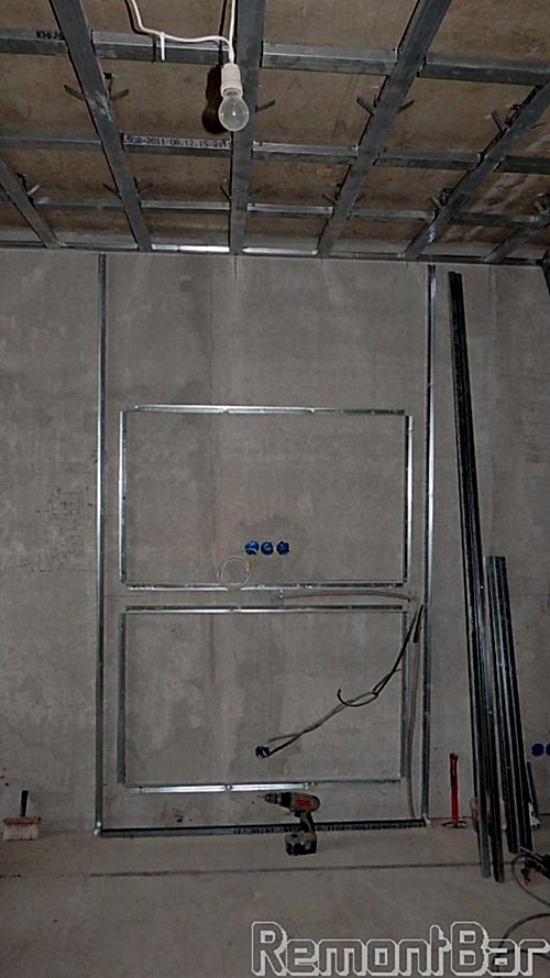 Стойка с нишами для установки техники так же из гипсокартона. Каркас возводим из металлопрофиля Стойка с нишами для установки техники так же из гипсокартона. Каркас возводим из металлопрофиля.