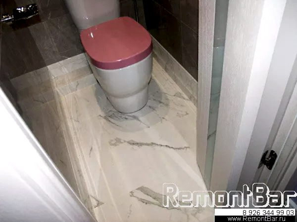 заказчик принял решение установить дверь складную, которая так же будет открываться вовнутрь туалета, но не будет стеснять движений находящегося в самой комнате Поэтому уже в процессе ремонта заказчик принял решение установить дверь складную, которая так же будет открываться вовнутрь туалета, но не будет стеснять движений находящегося в самой комнате.