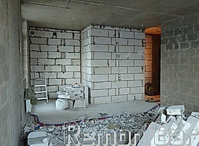 Снаружи, со стороны комнаты, санузел прямоугольный Снаружи, со стороны комнаты, санузел прямоугольный