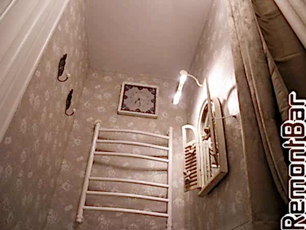 Потолок натяжной.