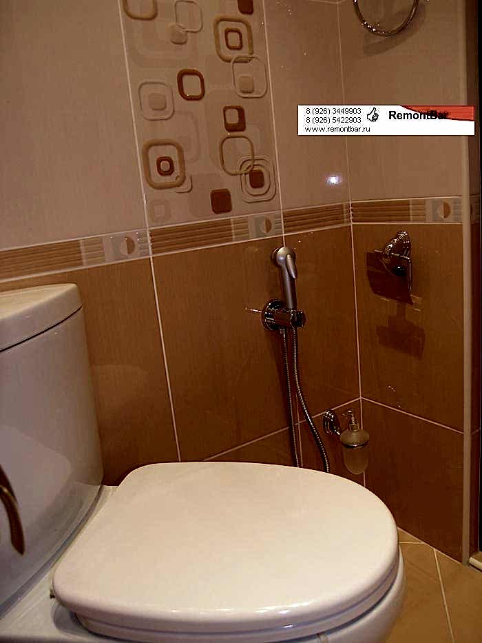 Рядом с унитазом- гигиенический душ Рядом с унитазом- гигиенический душ