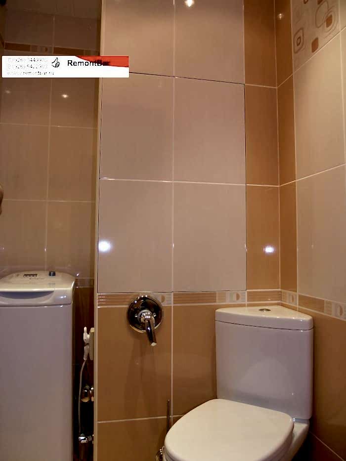 Скрытый ревизионный люк "нового" образца в закрытом состоянии. Скрытый ревизионный люк "нового" образца в закрытом состоянии.