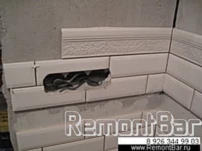 Внутренние угла местами тоже пришлось запилить. В частности это касается широких бордюрных плиток