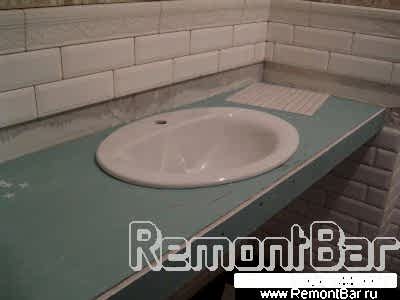 Столешницу изготавливаем самостоятельно. Обшиваем влагостойким гипсокартоном и обрабатываем антисептиком