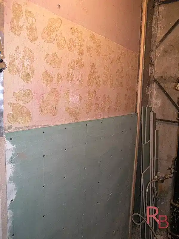 Обшиваем стену гипсокартонными листами бескаркасно