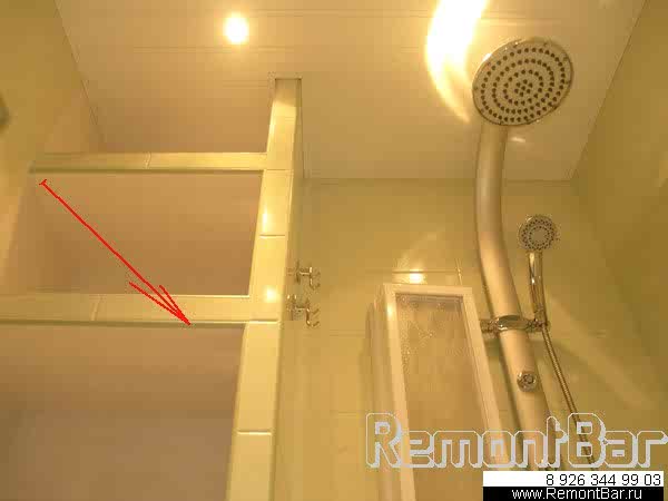 Стенки шкафа облицованы плиткой. А углы отделаны пластиковой раскладкой. Да, это очень кропотливая работа, но оно стоит того - углы защищены от сколов и шкаф прослужит гораздо дольше, не требуя ремонта