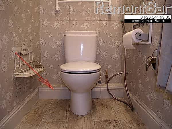 Короб за унитазом - так же из ГКЛ. В нем прячется каналиционная труба. Одновременно он - декоративая полка Короб за унитазом - так же из ГКЛ. В нем прячется каналиционная труба. Одновременно он - декоративая полка