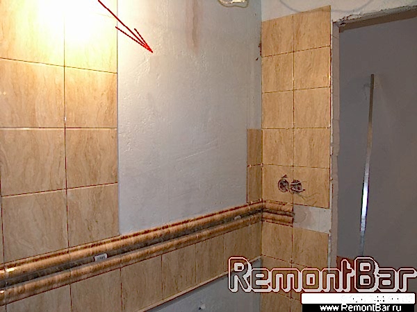 Керамическая плитка в ванной комнате укладывается сразу на слой гидроизоляции (после полного просыхания) Керамическая плитка в ванной комнате укладывается сразу на слой гидроизоляции (после полного просыхания)